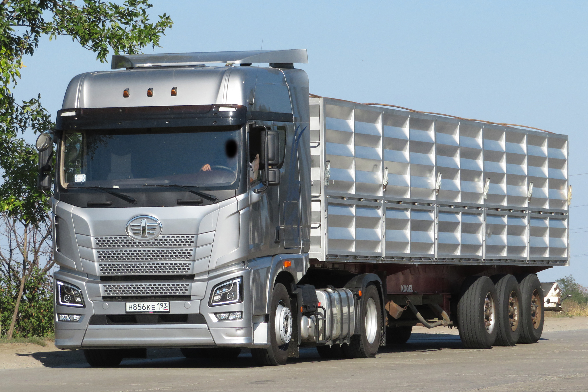 н 856 ке 193, FAW JH6 Oryx 