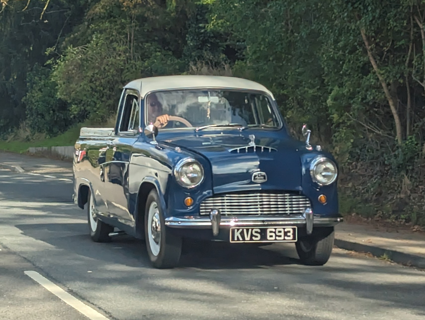 KVS693, Austin A55 
