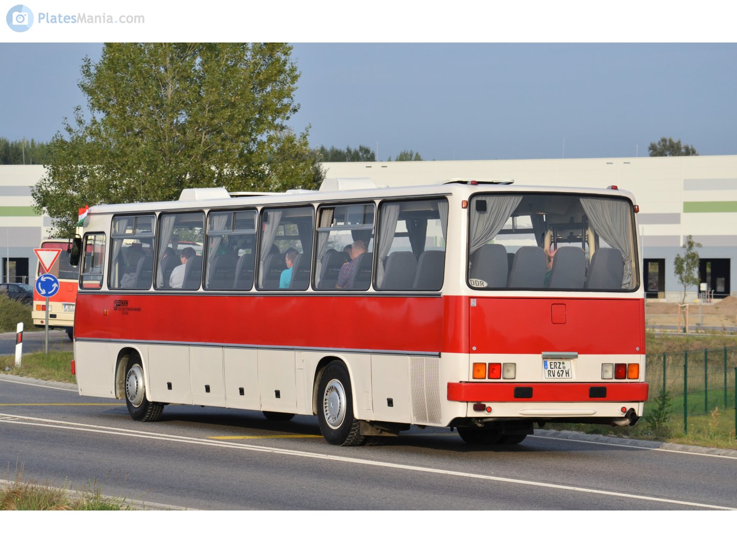 ERZ RV 67 H, Ikarus 250 