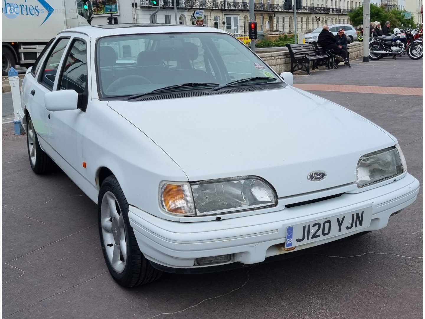 J120YJN, Ford Sierra 1st gen 5-door Liftback (BAG/GBG), facelift, 1987–1993