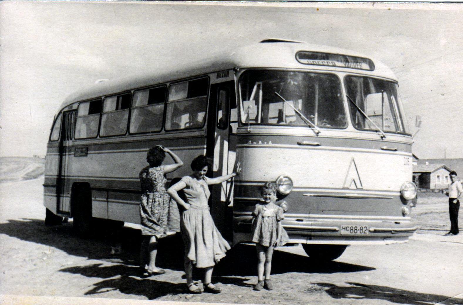 ЧС 8882, LAZ 695 695Б, 1958–1964