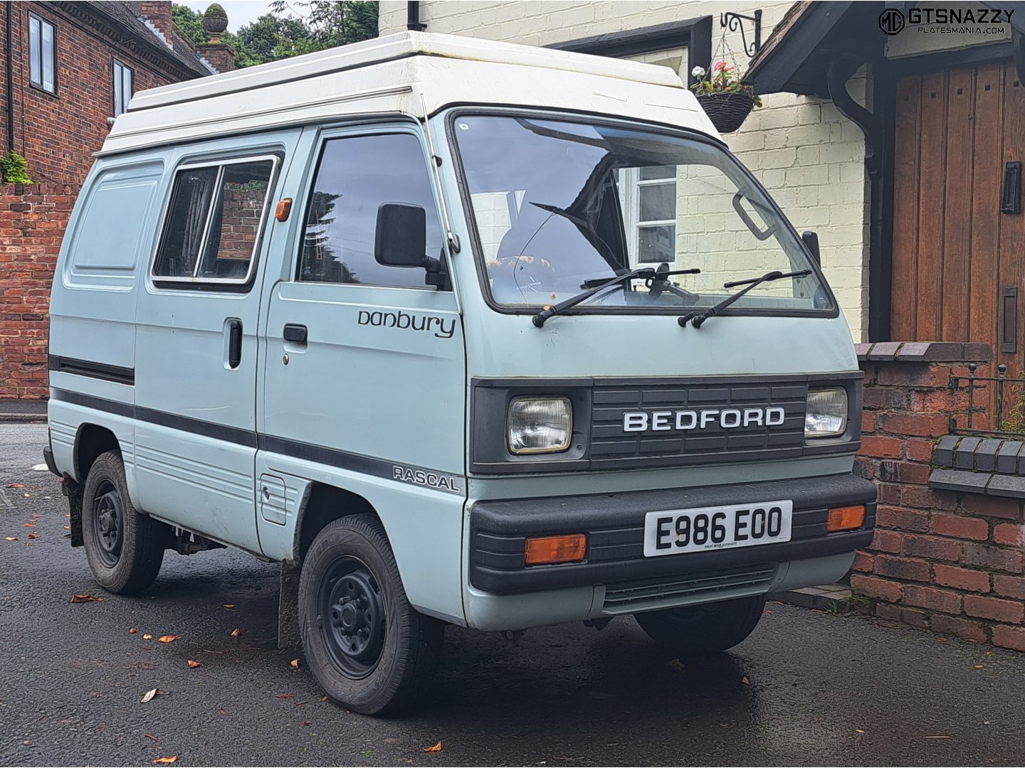 E986EOO, Bedford Rascal 