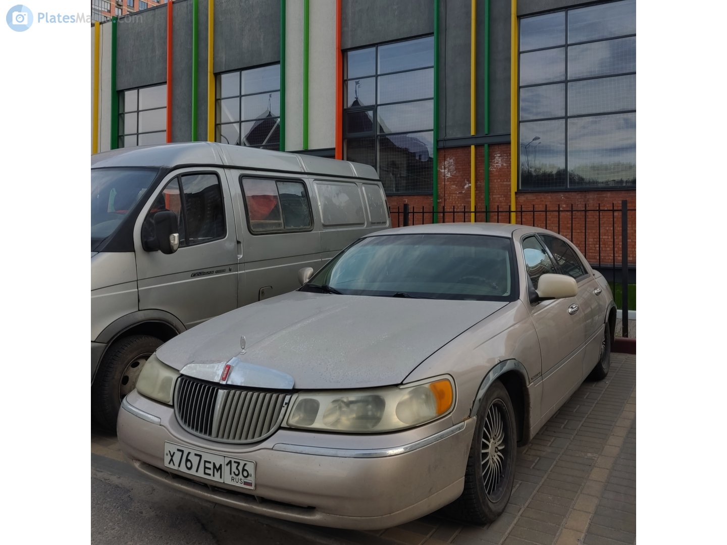 х 767 ем 136, Lincoln Town Car 3rd gen (FN145), 1997–2003