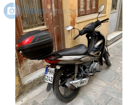 PHH-242, Modenas Kriss