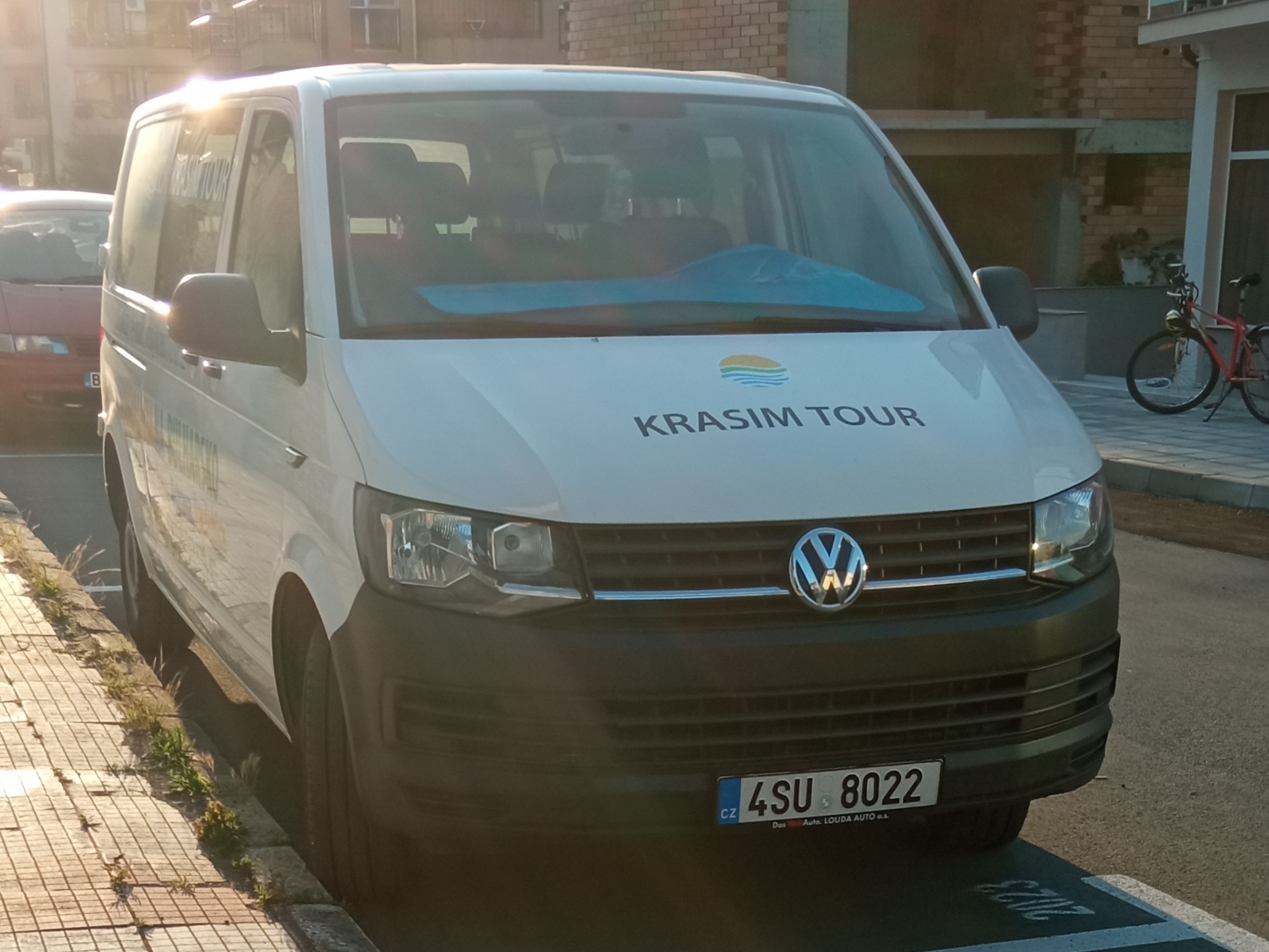4SU 8022, Volkswagen Transporter 6th gen Van (T6) (SG), 2015–2019