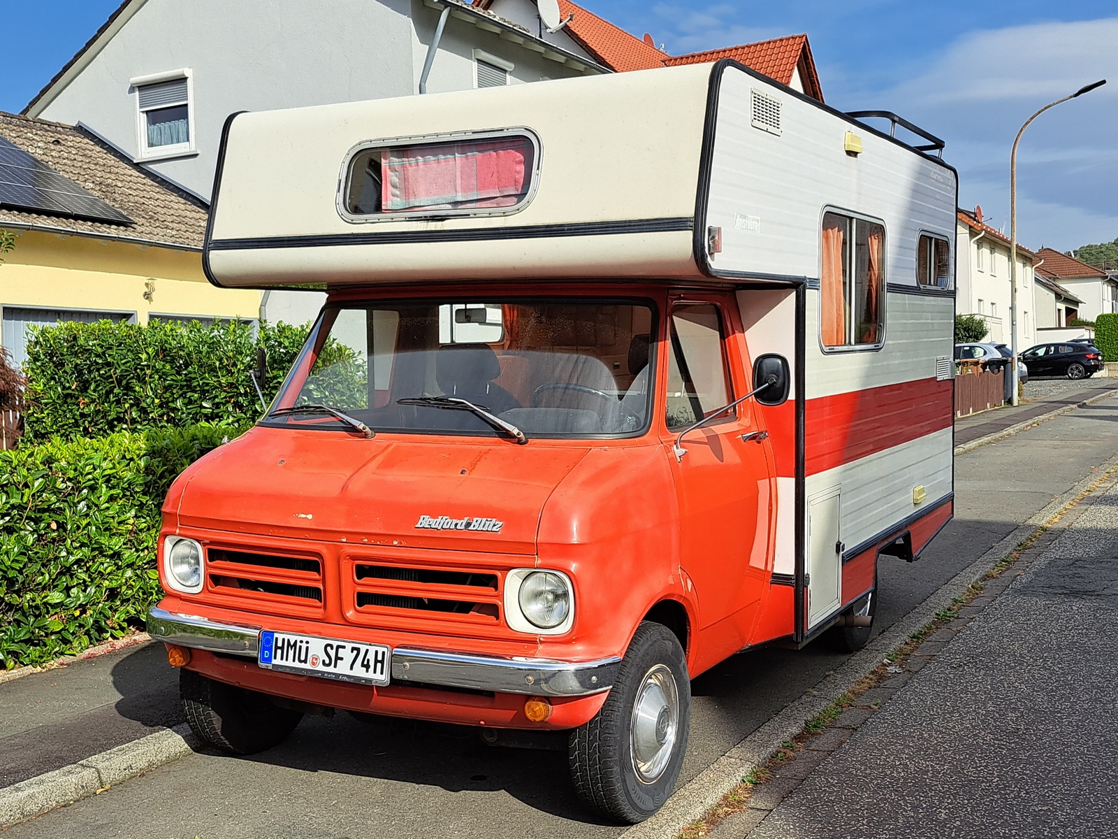 HMÜ SF 74 H, Bedford Blitz 