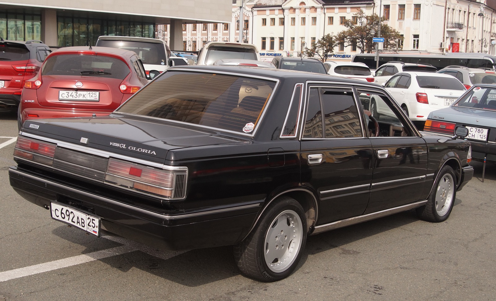 с 692 ав 25, Nissan Gloria 7th gen Sedan (Y30), 1983–1987