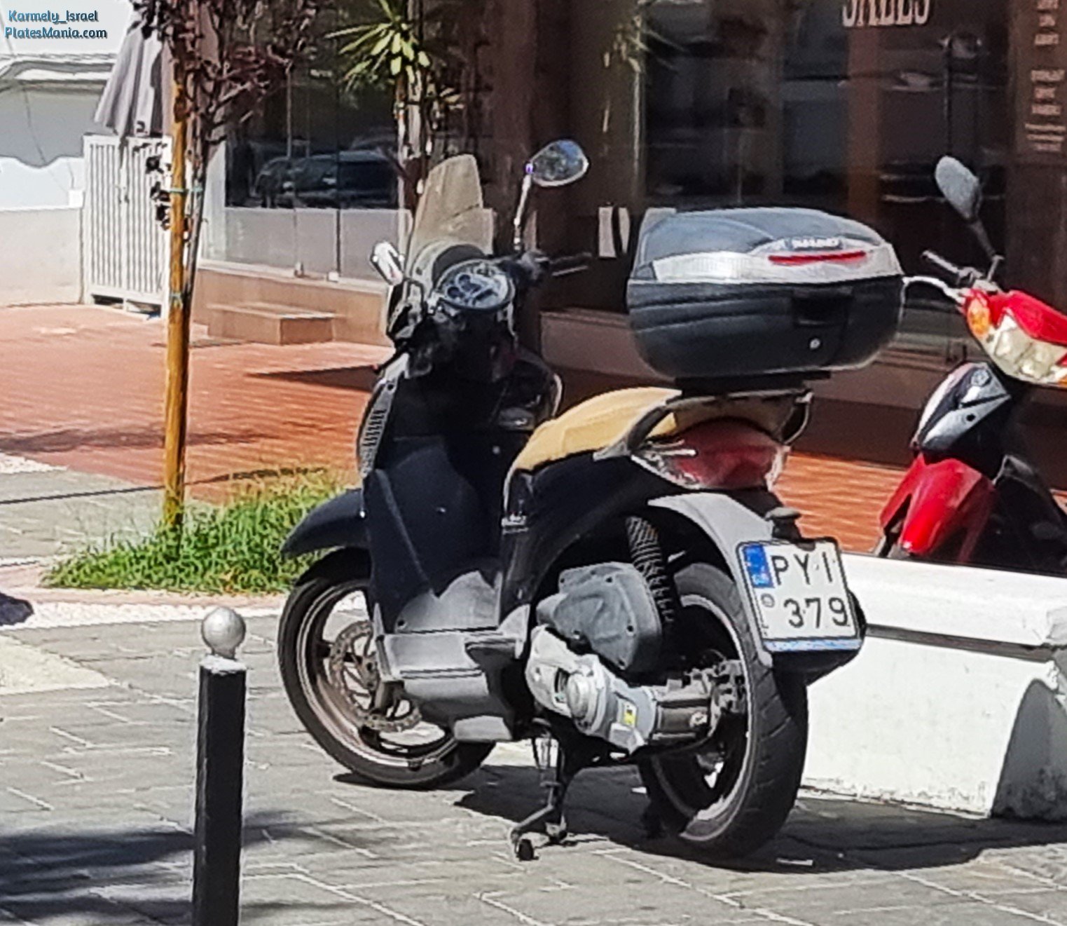 PYI-379, Aprilia Scarabeo 