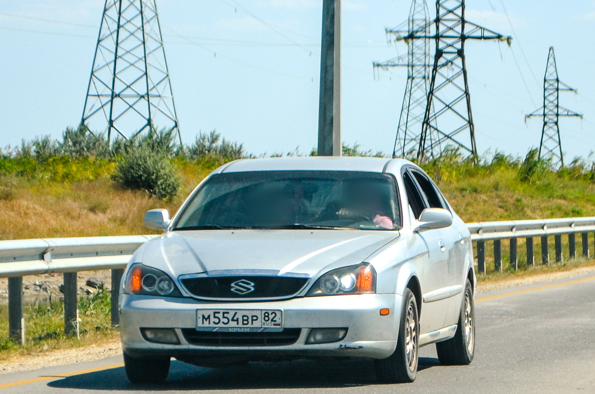 м 554 вр 82, Suzuki Verona 1st gen (V200), 2003–2006