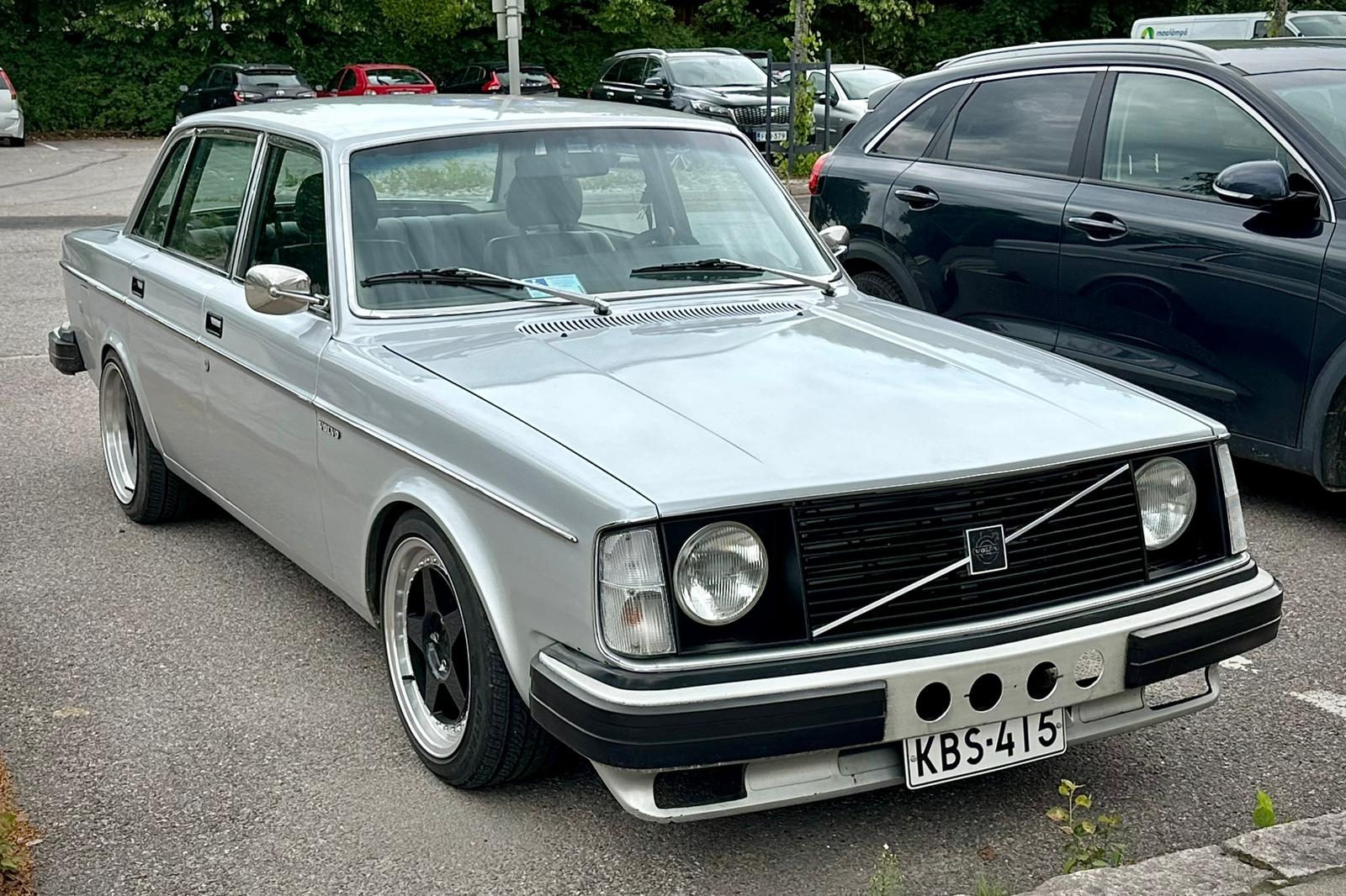 KBS-415, Volvo 240-Series 1st gen 4-door Sedan (244), 1974–1978