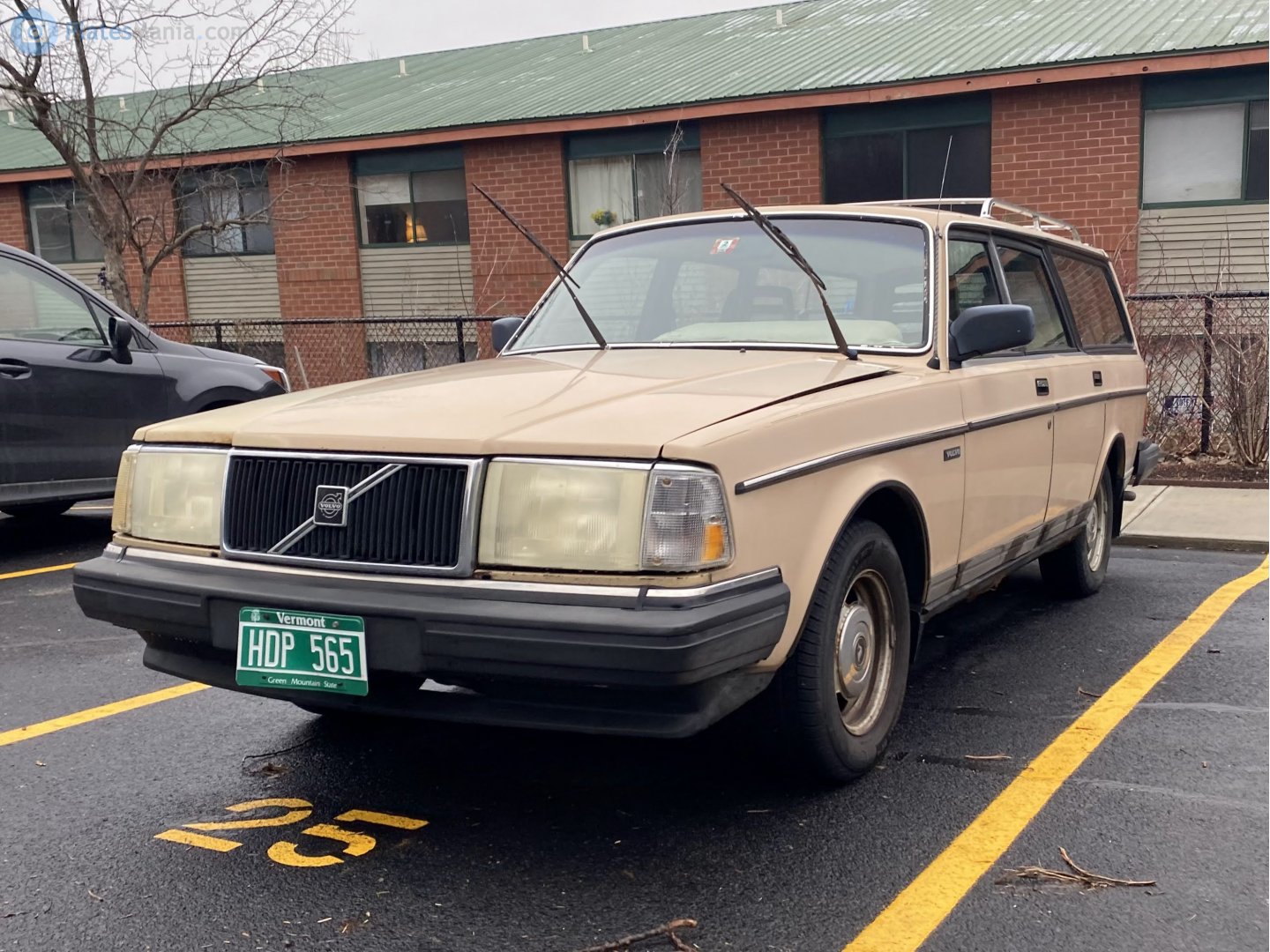 HDP 565, Volvo 240-Series 1st gen 5-door Wagon (245), facelift, 1978–1993
