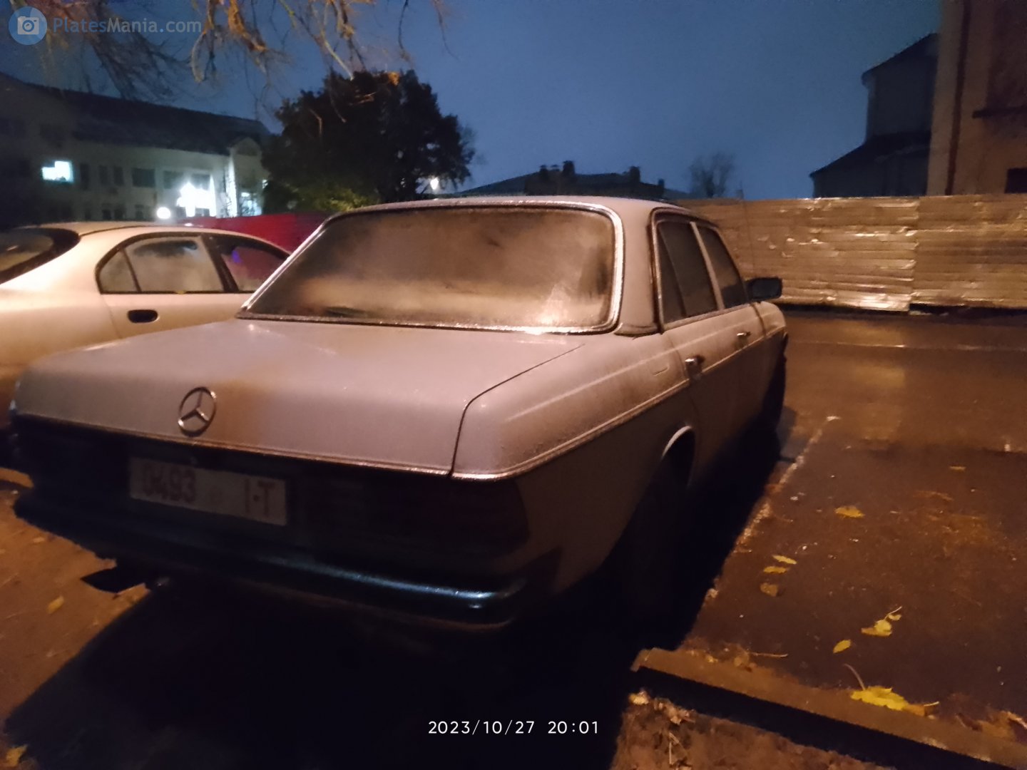 0493 IT, Mercedes-Benz E-Klasse 200–300 Sedan (W123), 1975­–1986