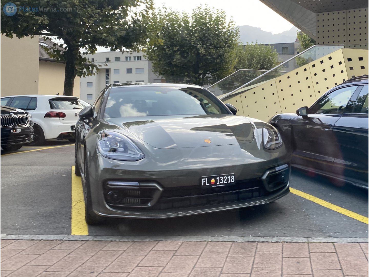 FL 13218, Porsche Panamera 2nd gen Fastback (971), 2016–2023