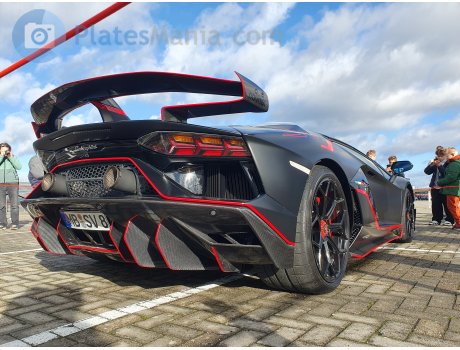 MB SV 8, Lamborghini Aventador