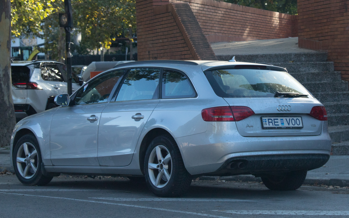 RE V00, Audi A4 4th gen Avant (B8/8K5), 2007–2012