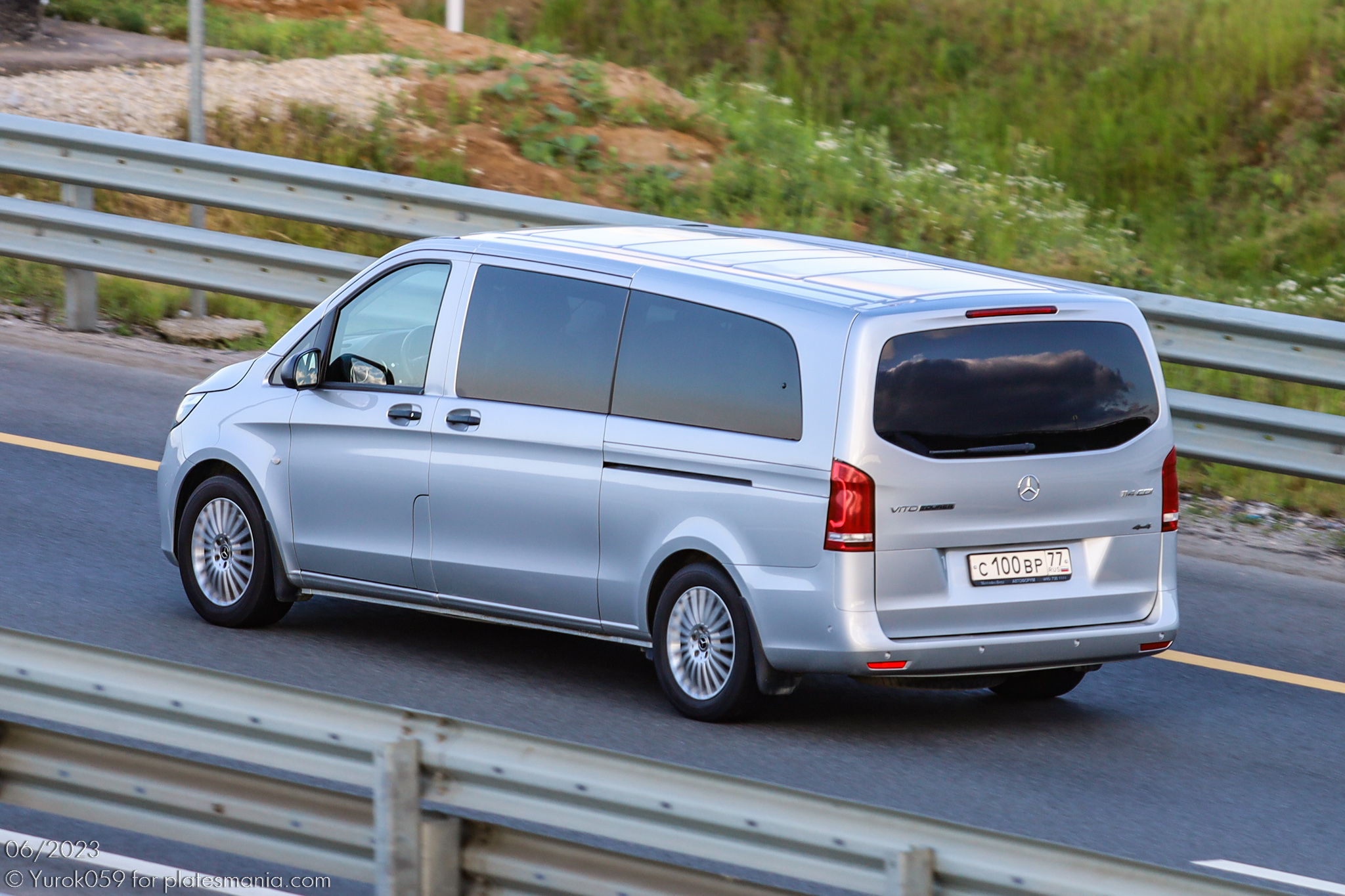 "с 100 вр 77" photos Mercedes-Benz Vito. Russia