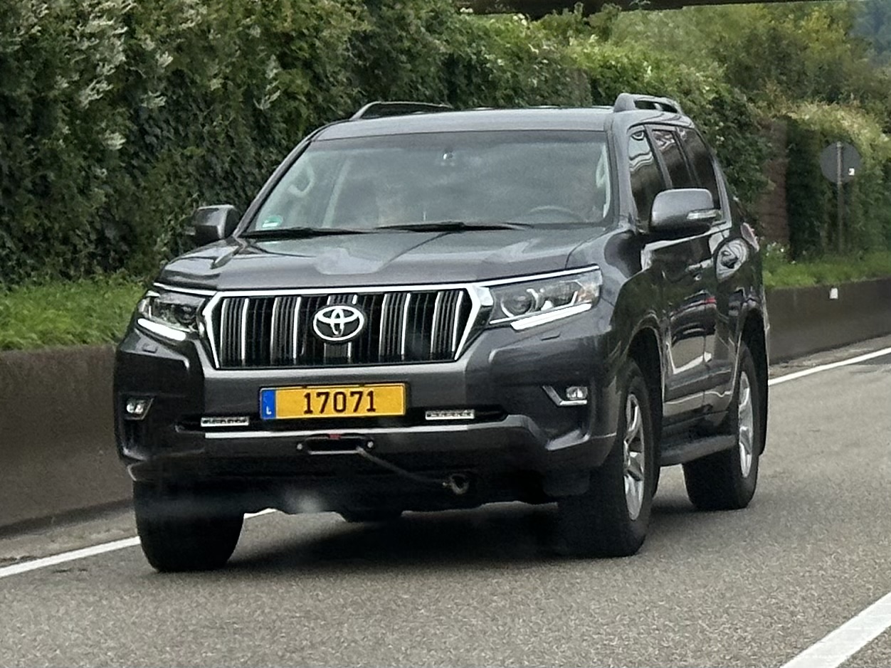 17071, Toyota Land Cruiser Prado 4th gen 5-door SUV (J150), 1st facelift, 2013–2017