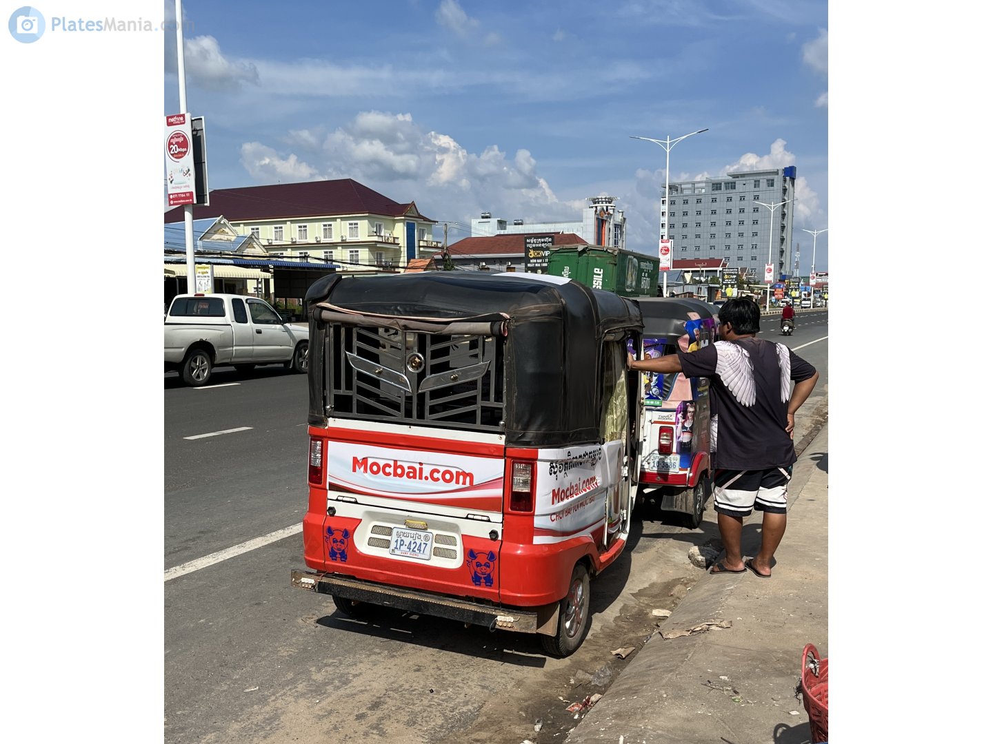 1P-4247, Bajaj Maxima 