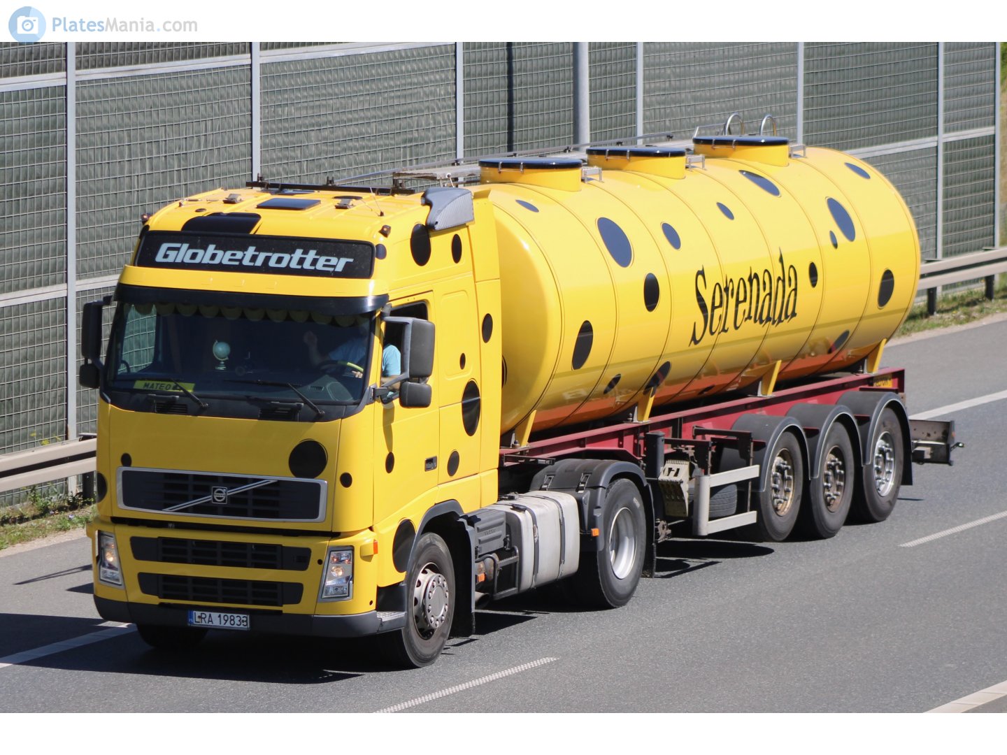 LRA 19833, Volvo FH 2nd gen, 2002–2008