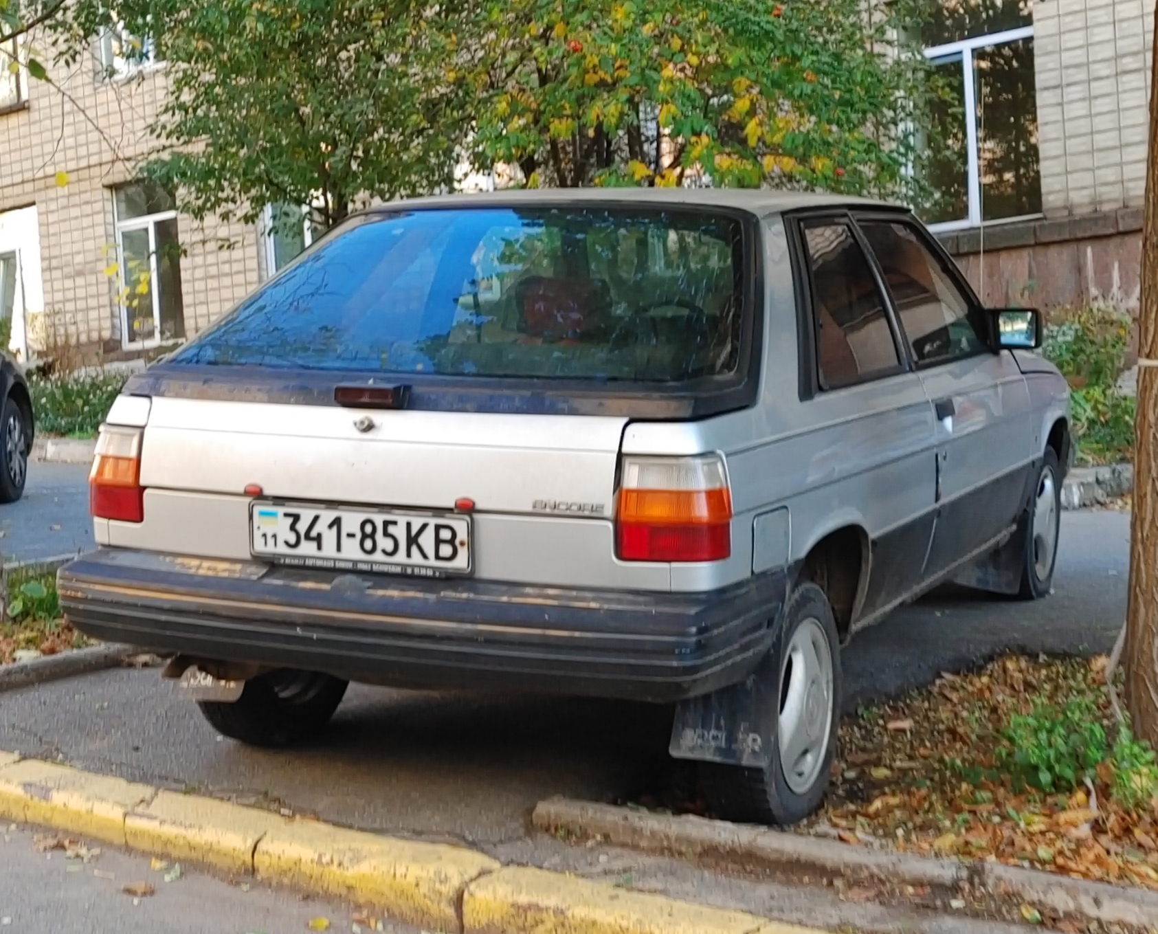 11 341-85 KB, Renault Encore 1st gen 3-door Hatch (B37; NA-market), 1984–1987
