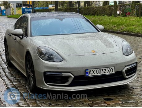 AX 0032 XO, Porsche Panamera