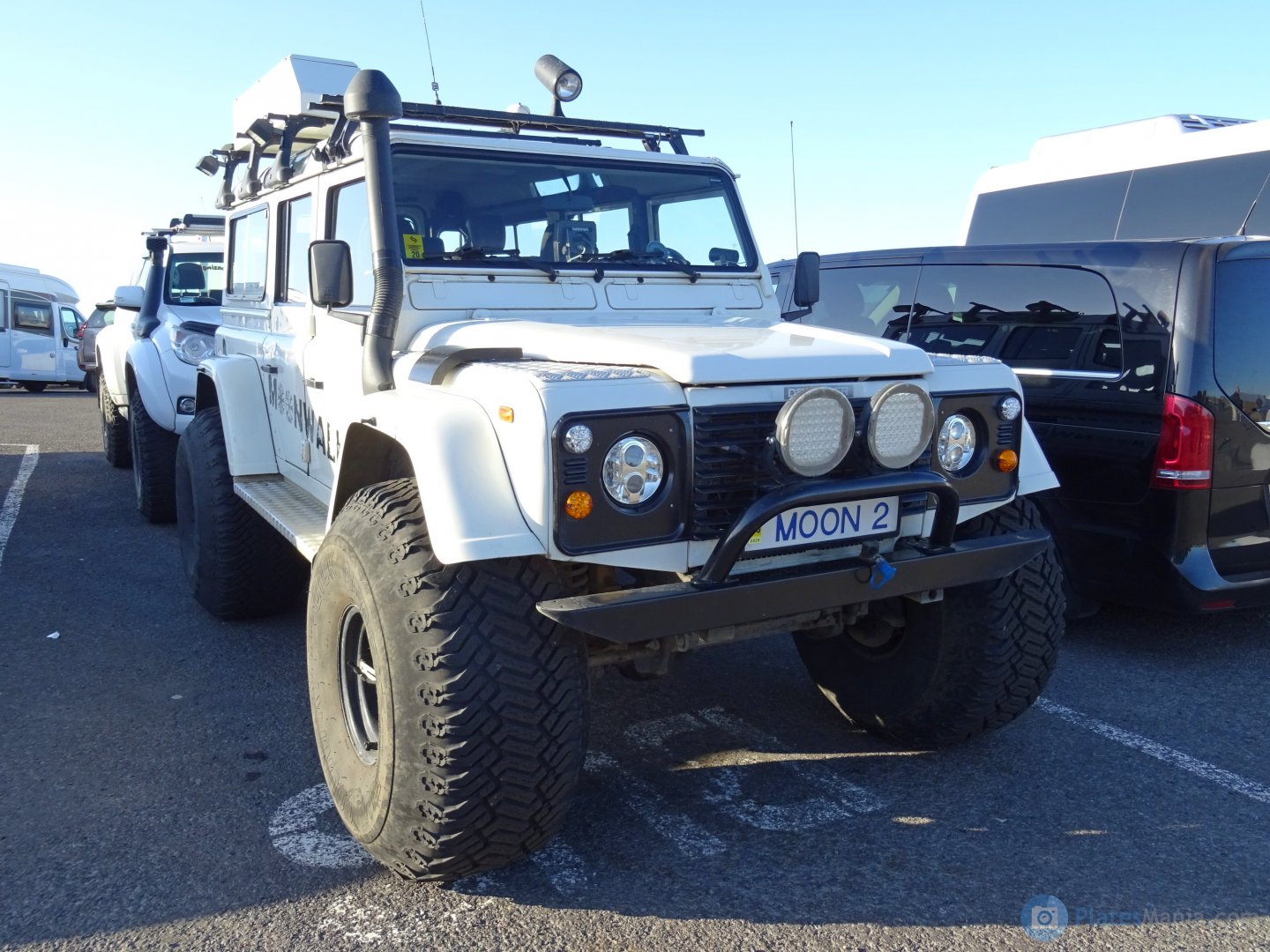 MOON 2, Land Rover Defender 1st gen 110