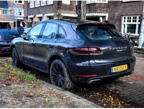 NB-010-R, Porsche Macan