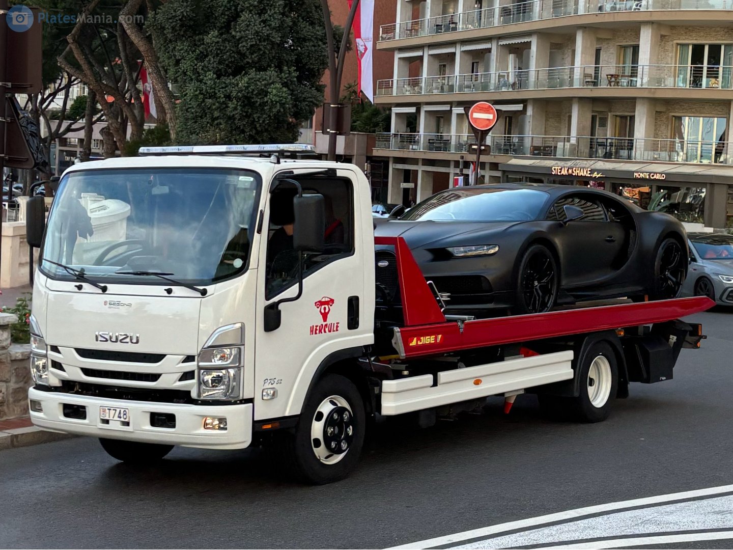 T748, Isuzu L-Series 