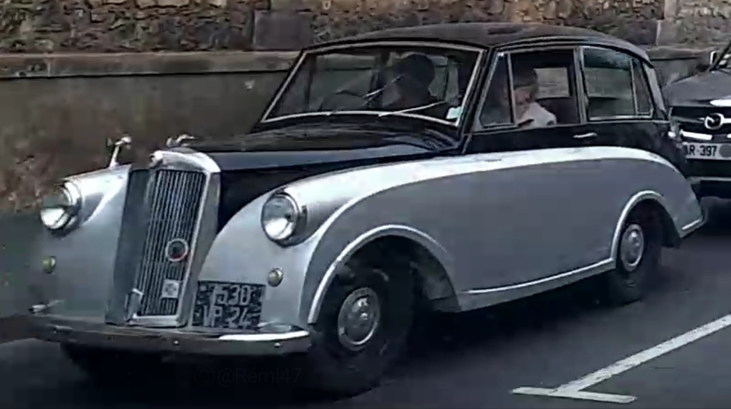 7530 VP 24, Triumph Mayflower 