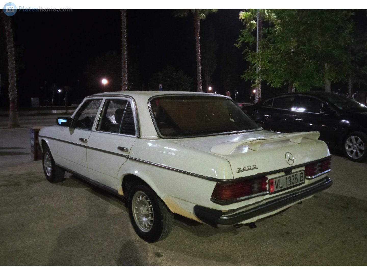 VL 1335 B, Mercedes-Benz E-Klasse 200–300 Sedan (W123), 1975­–1986