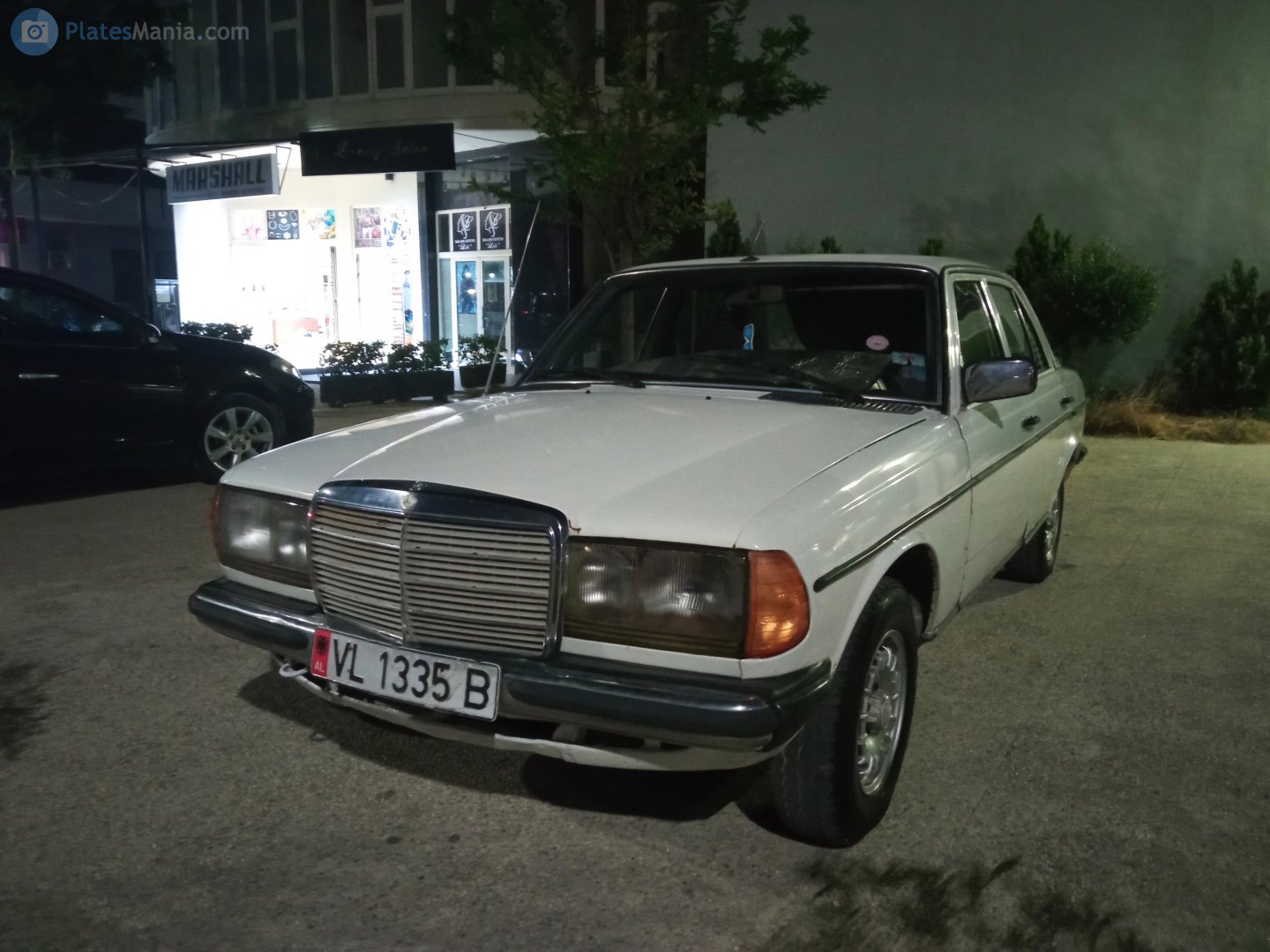 VL 1335 B, Mercedes-Benz E-Klasse 200–300 Sedan (W123), 1975­–1986
