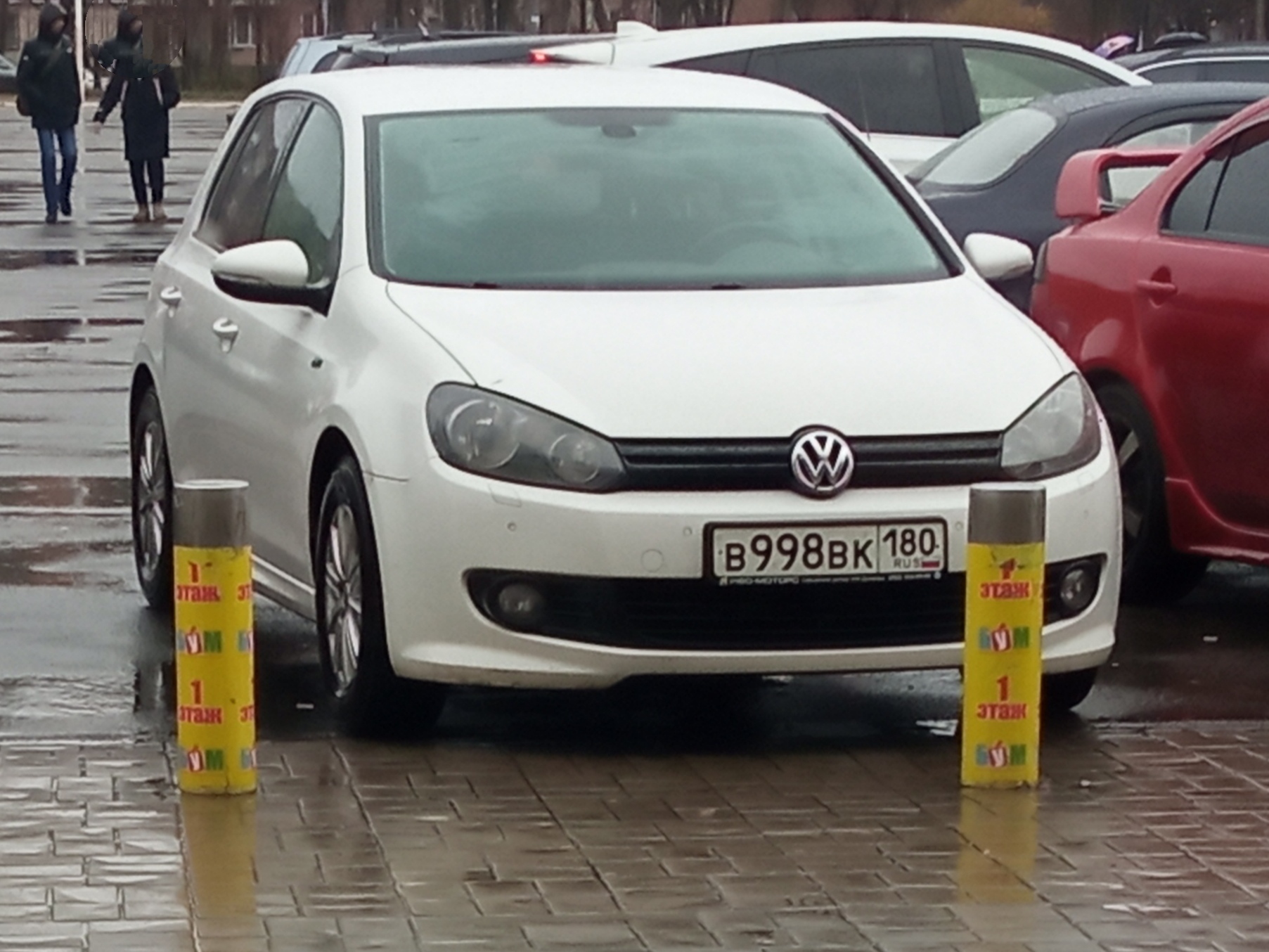 в 998 вк 180, Volkswagen Golf 6th gen 5-door Hatch (5K), 2008–2013