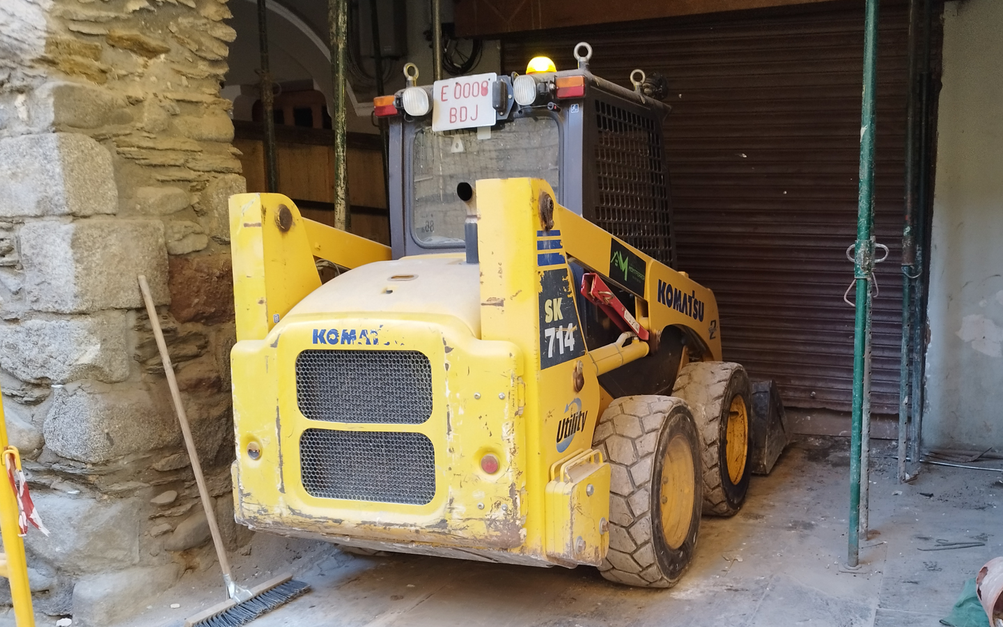 E 0008 BDJ, Komatsu SK-Series 