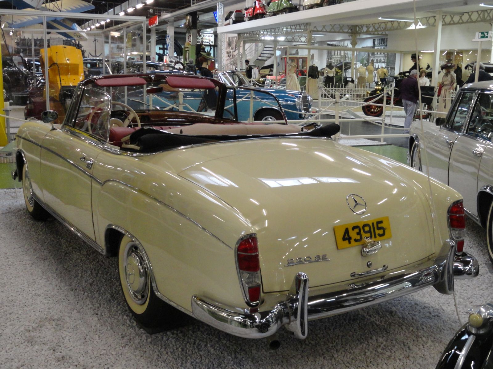 43915, Mercedes-Benz Type 219/220 