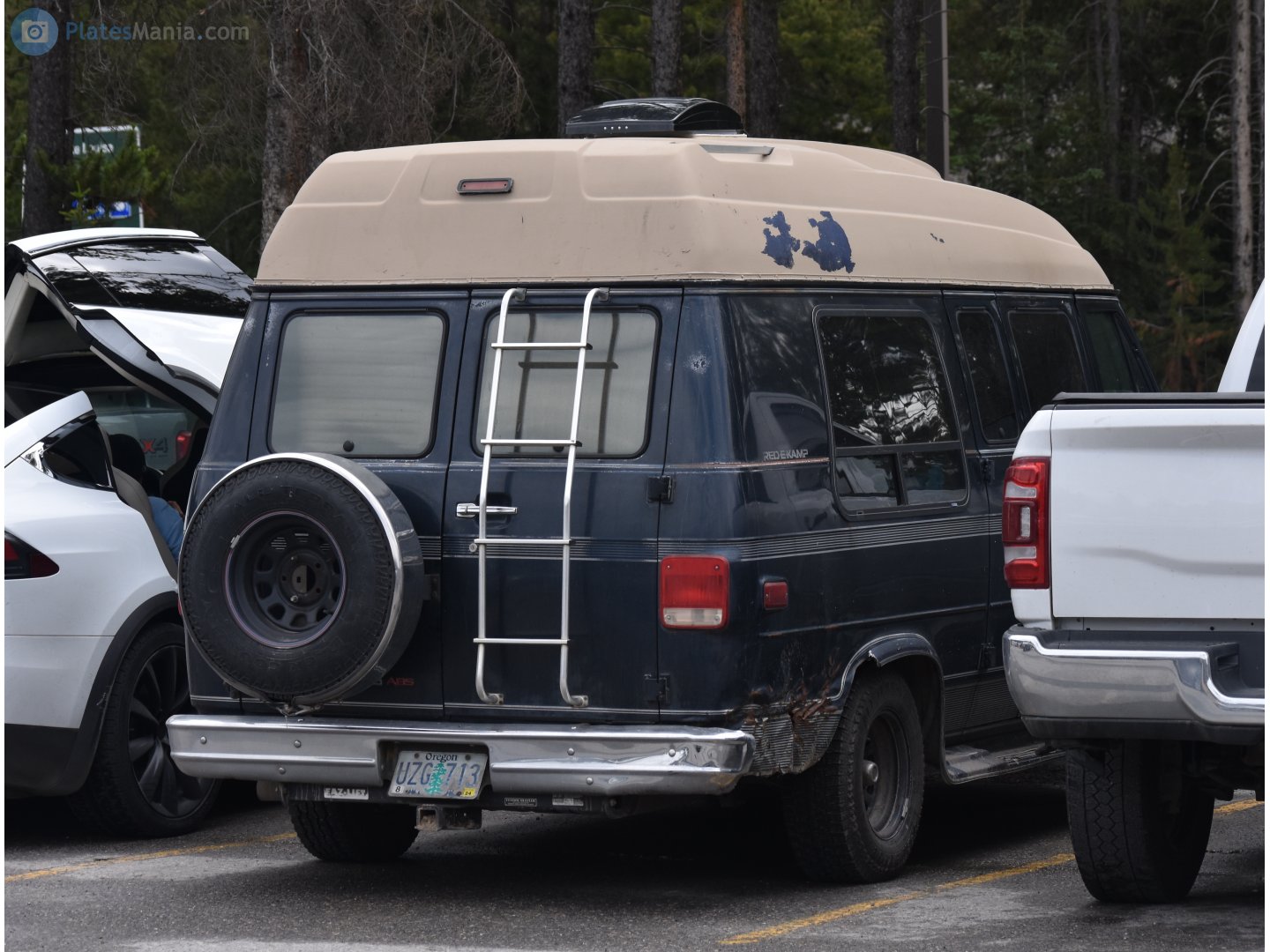 UZG 713, Chevrolet G-Series Vans 3rd gen (G10/G20/G30), 1970–1996