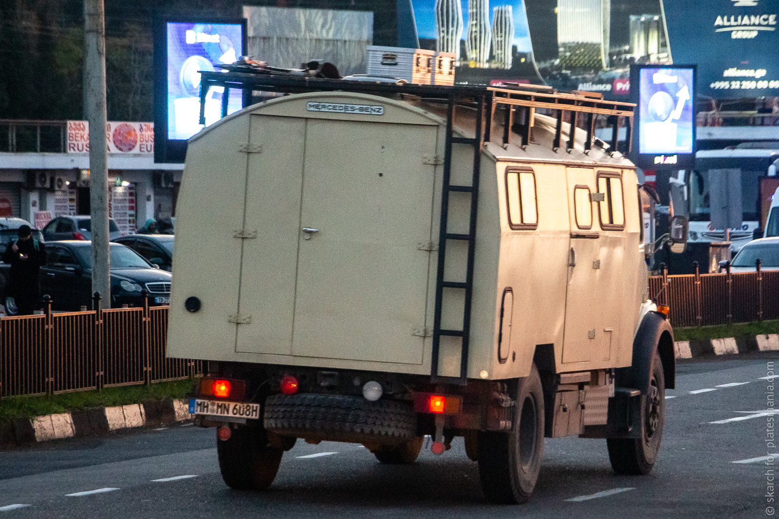 MH MN 608 H, Mercedes-Benz L/LA-Series Trucks 
