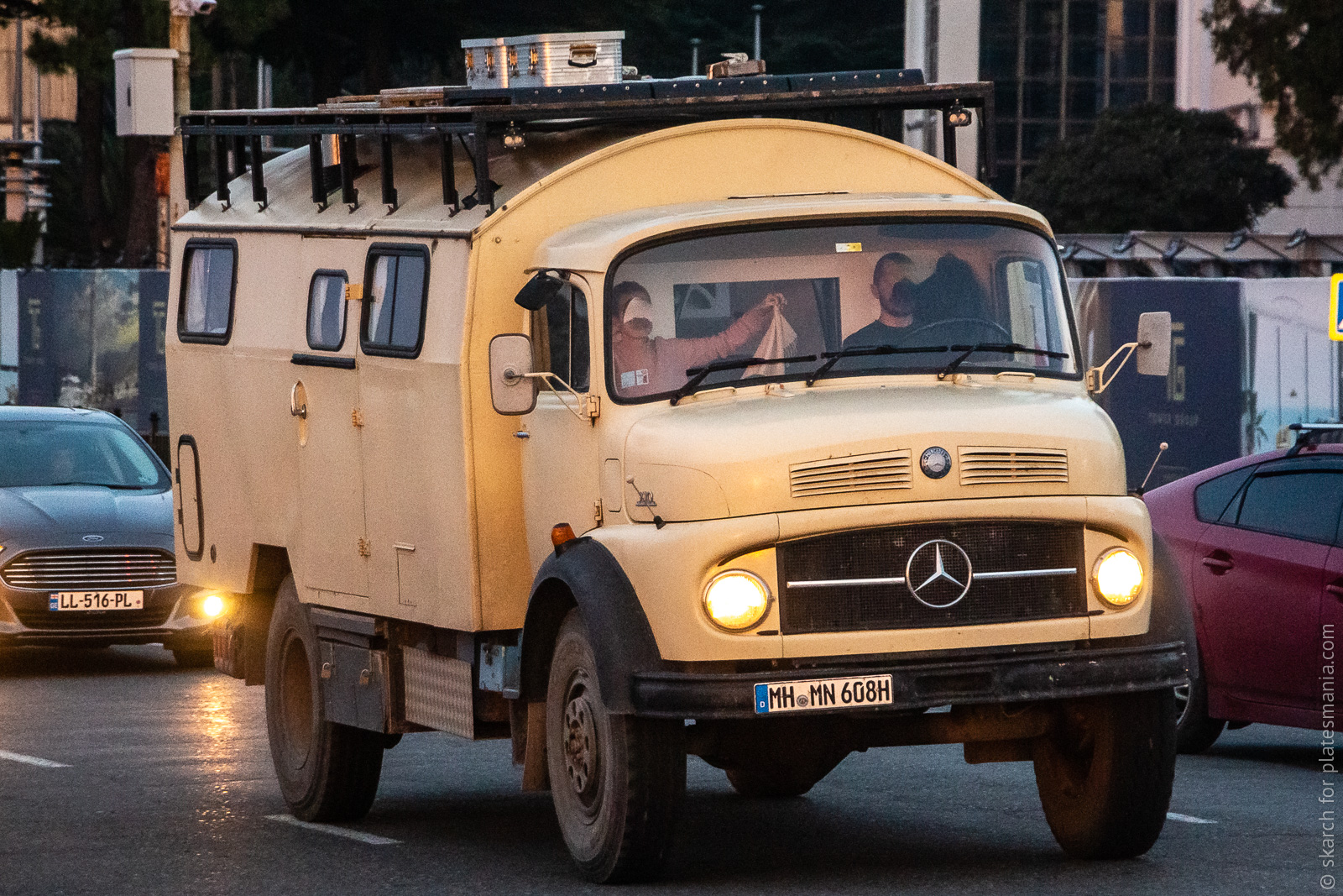 MH MN 608 H, Mercedes-Benz L/LA-Series Trucks 