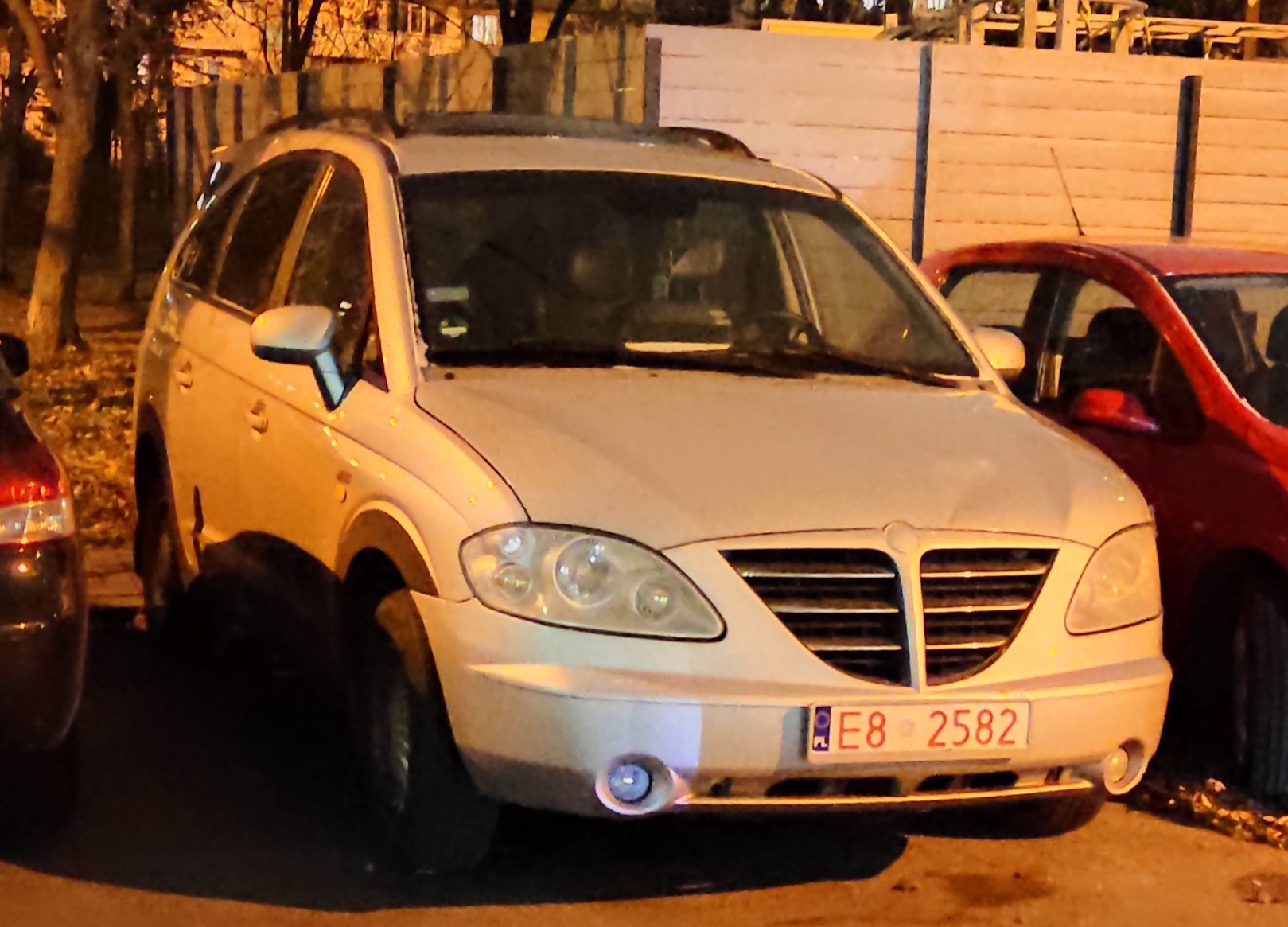 E8 2582, SsangYong (KGM) Rodius / Stavic / Turismo 1st gen (A100), 2004–2007