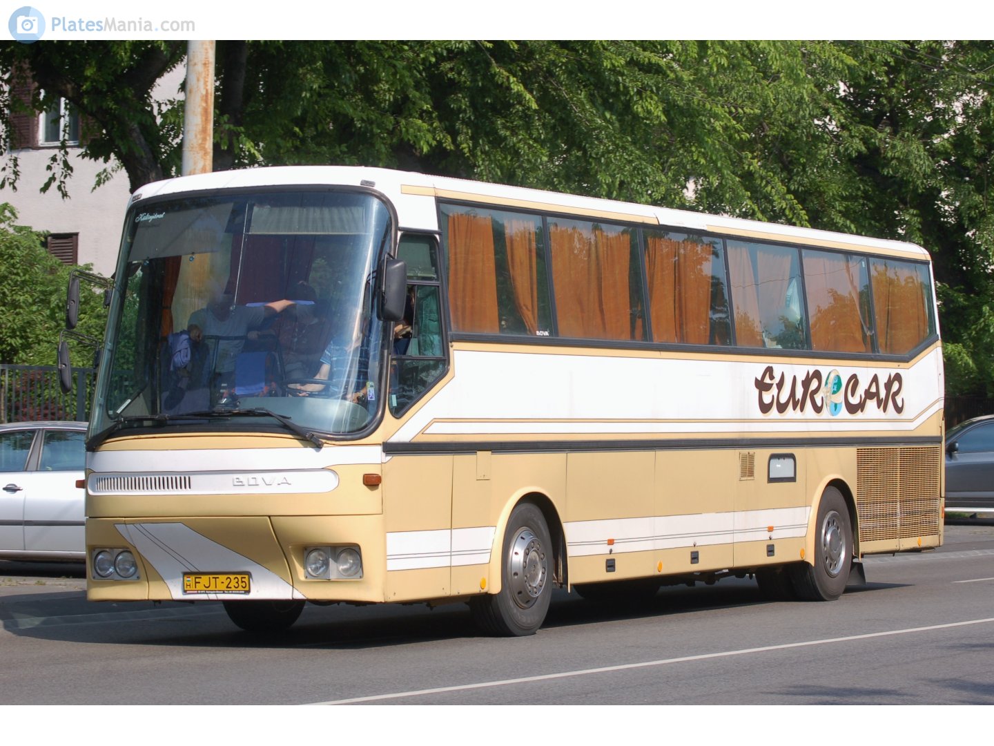 FJT-235, Bova Futura 1st gen (FH), 1982–1990