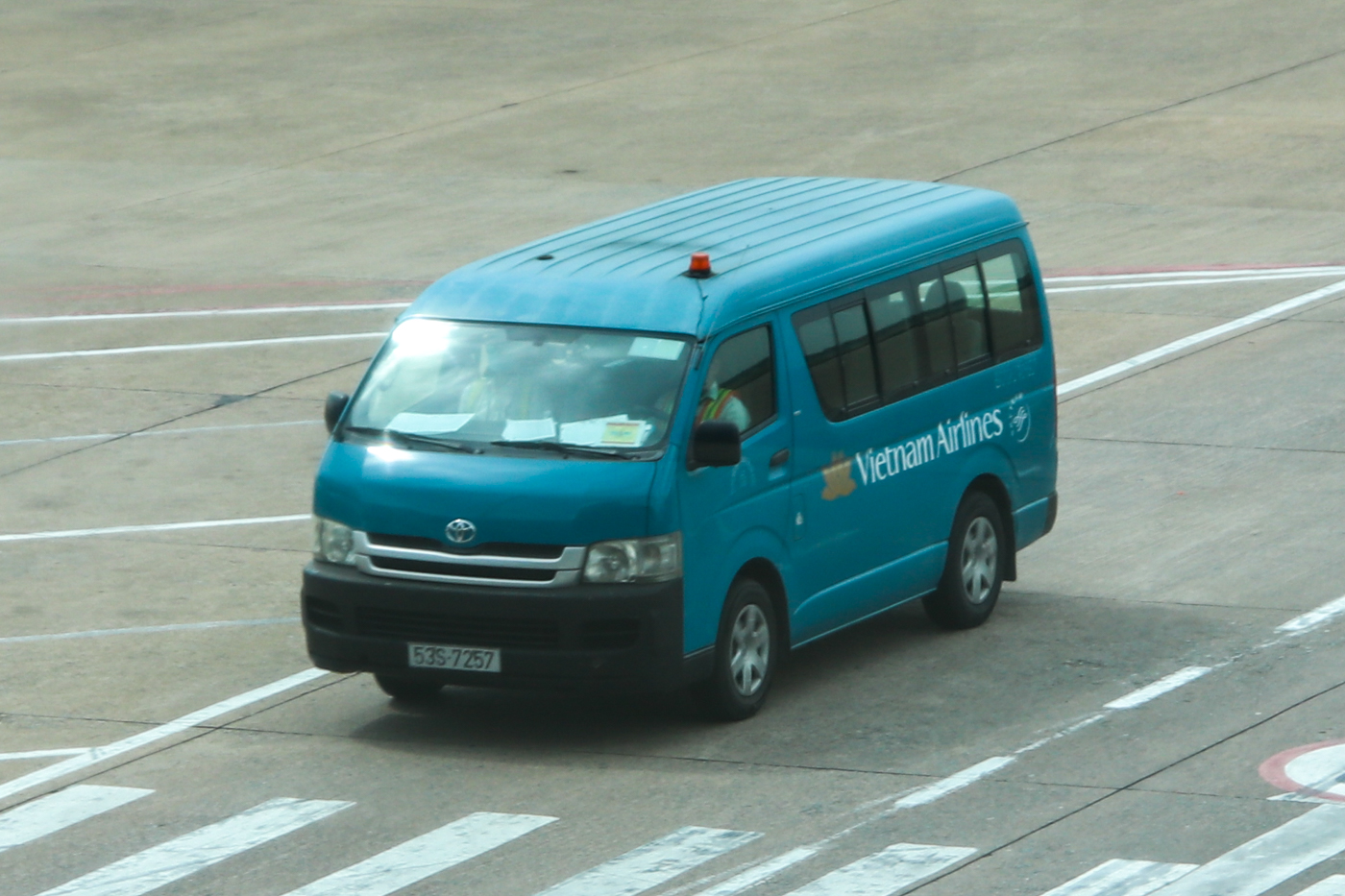 53S-7257, Toyota HiAce 5th gen Van (H200), 2004–
