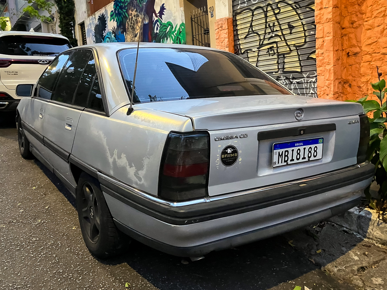 MBI8I88, Chevrolet Omega 1st gen Sedan (A; V-body), 1992–1998