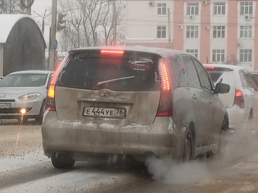 е 444 уе 76, Mitsubishi Grandis 1st gen (NA/BA), 2003–2011