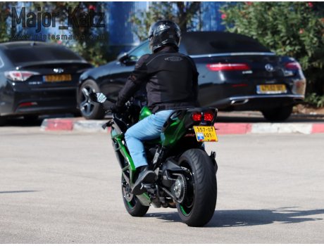 357-07-401, Kawasaki Ninja H2