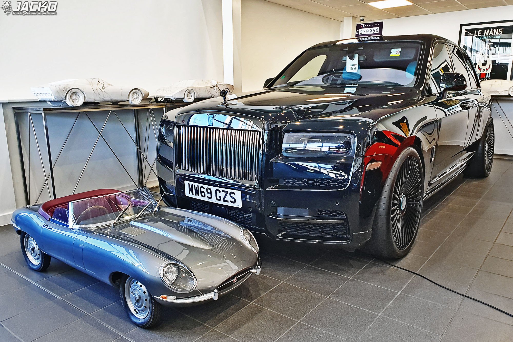 MW69GZS, Rolls-Royce Cullinan 1st gen (RR31), 2018–2024