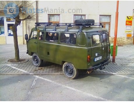 7H1 9863, UAZ 452