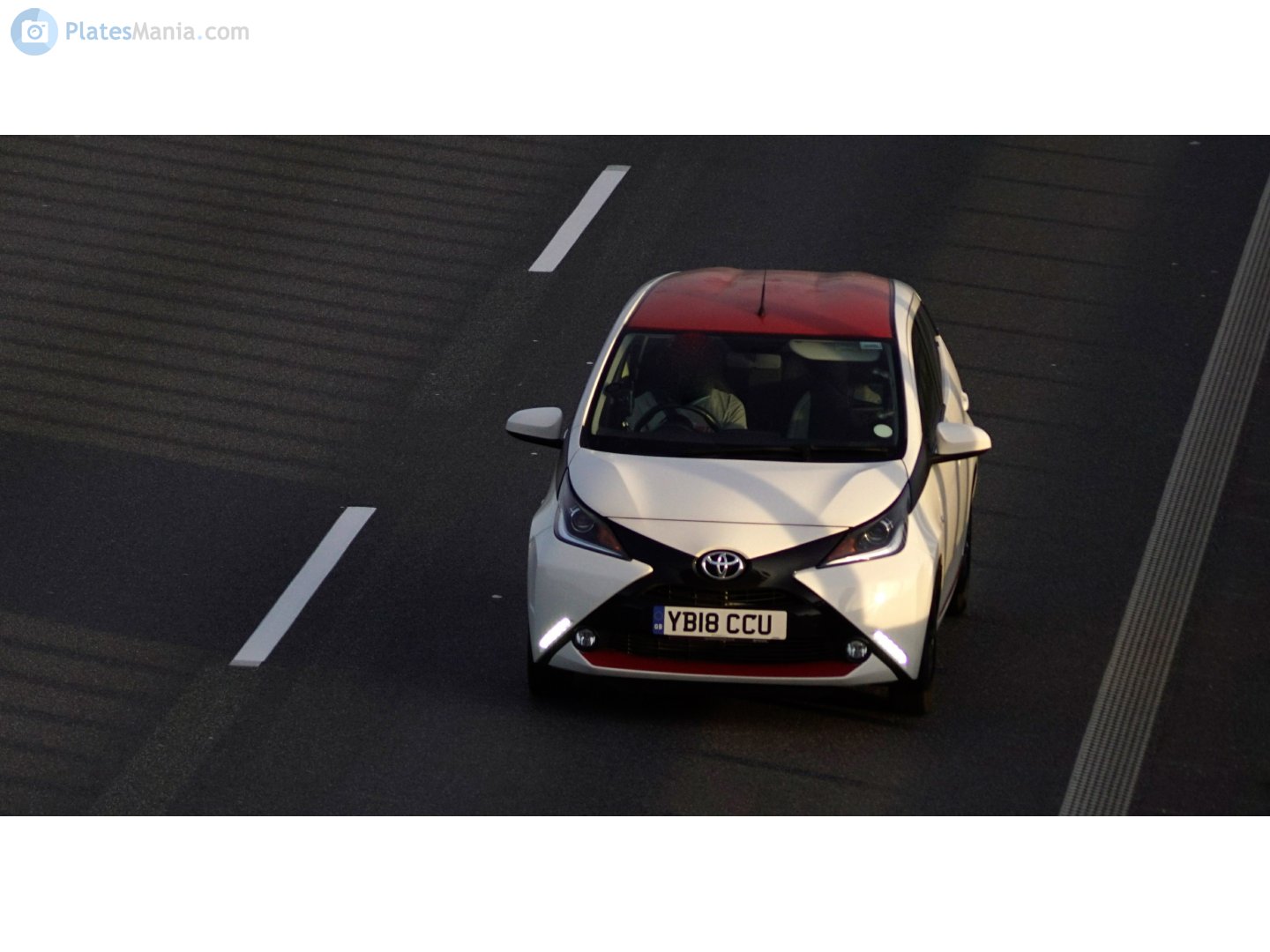 YB18CCU, Toyota Aygo 2nd gen 5-door Hatch (AB40), 2014–2018