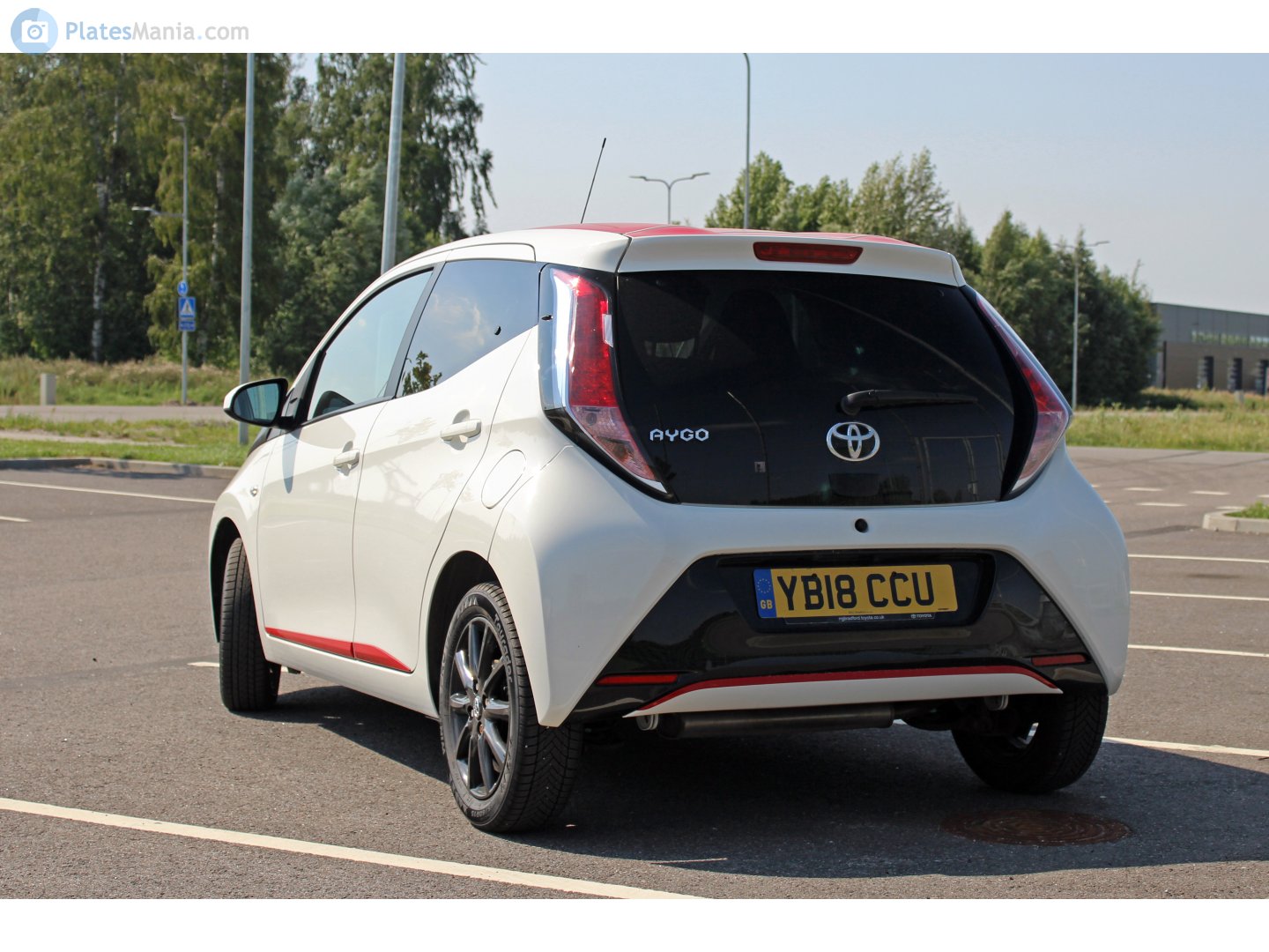 YB18CCU, Toyota Aygo 2nd gen 5-door Hatch (AB40), 2014–2018