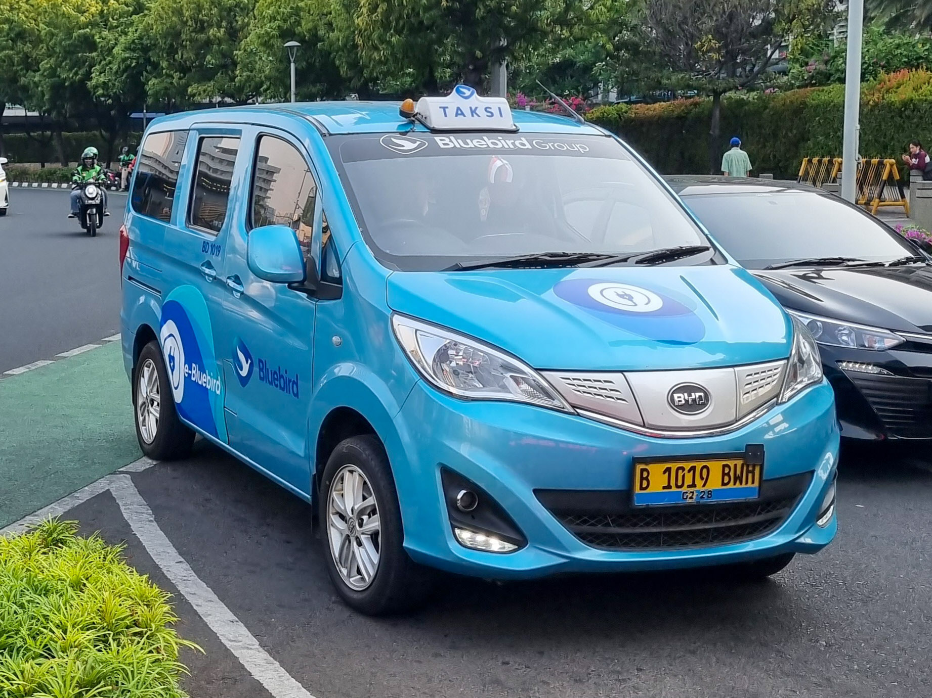 B 1019 BWH, BYD e3/M3/T3 e3 Passenger Van, 2019–