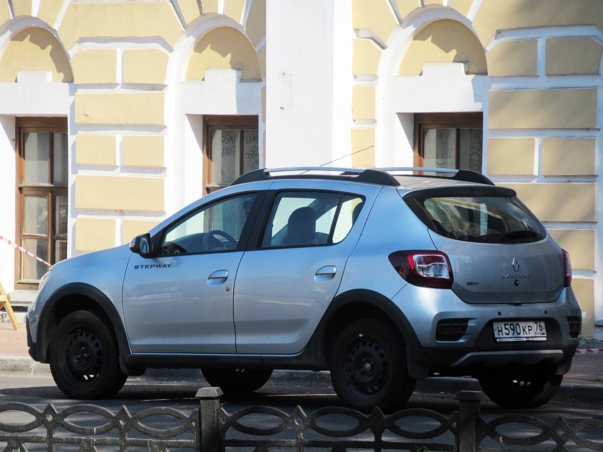 н 590 кр 76, Renault Sandero 2nd gen Stepway (B52), 2013­–