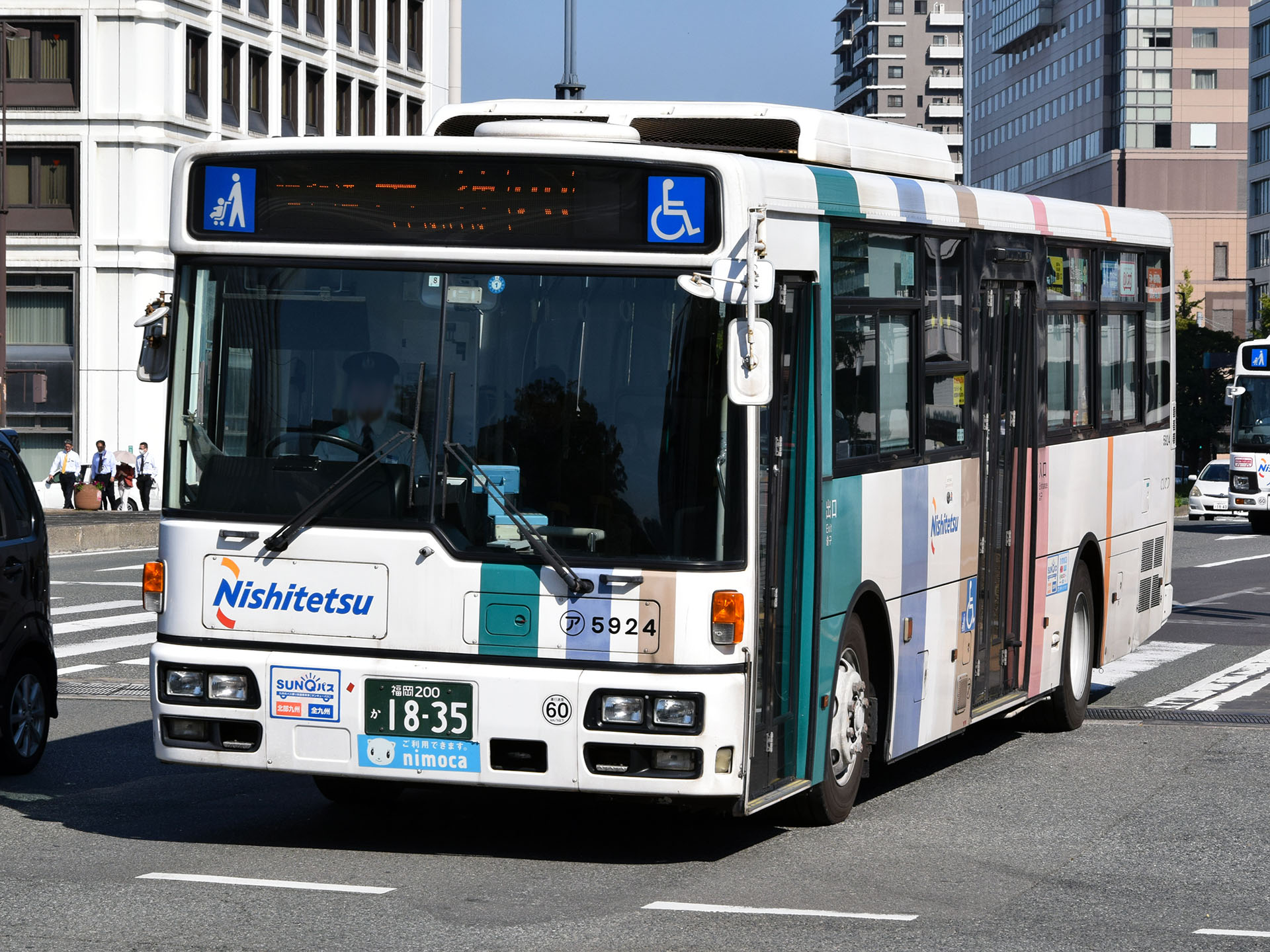 福岡 200 か 1835, Mitsubishi Fuso Aero 2nd gen Aero Star S, 2007–2011 (rebaged Nissan Diesel / UD Space Runner A)